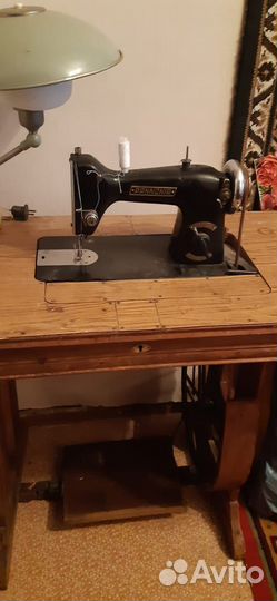 Швейная машина Singer