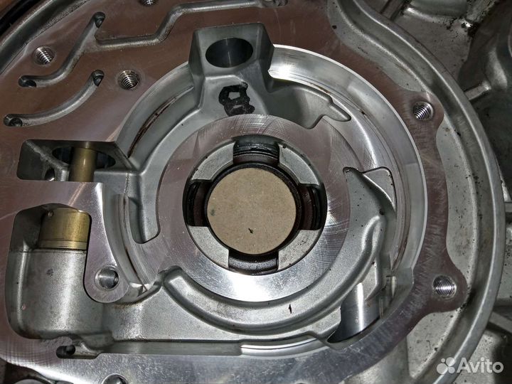 Масляный насос 306dt Land Rover Jaguar XF 3.0 диз