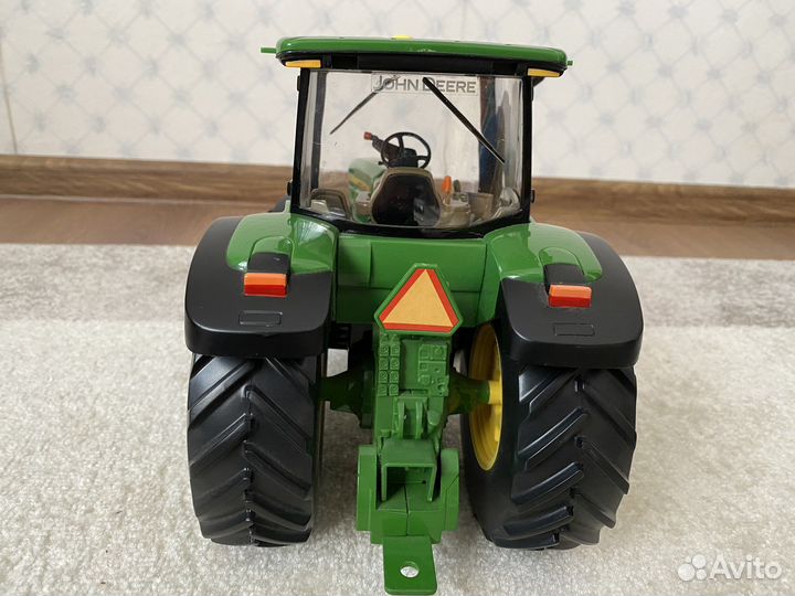 Модель трактор John Deere 7830