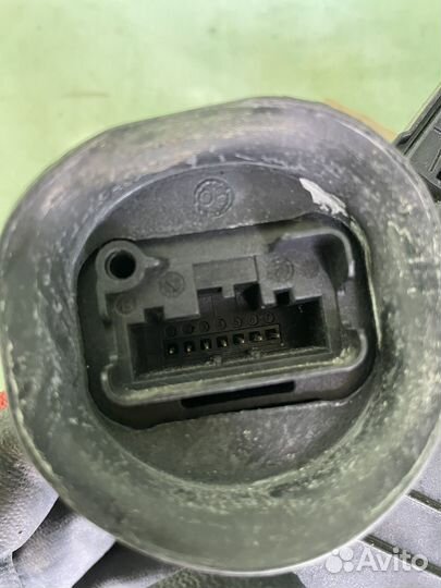 Замок задней левой двери golf 6