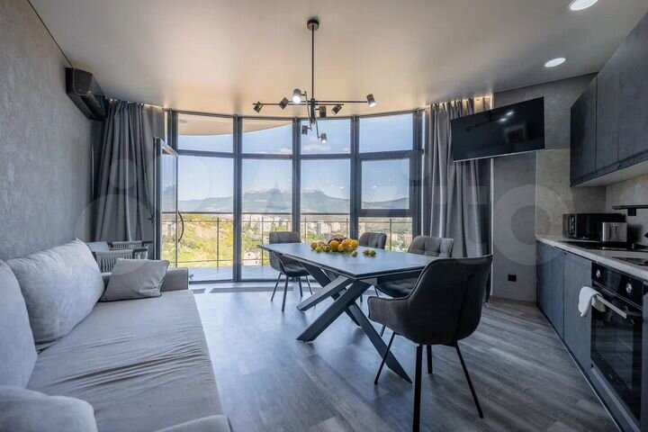 1-к. апартаменты, 63 м², 14/16 эт.