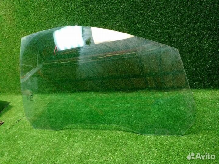 Стекло двери переднее правое Ford Focus 2 CB4