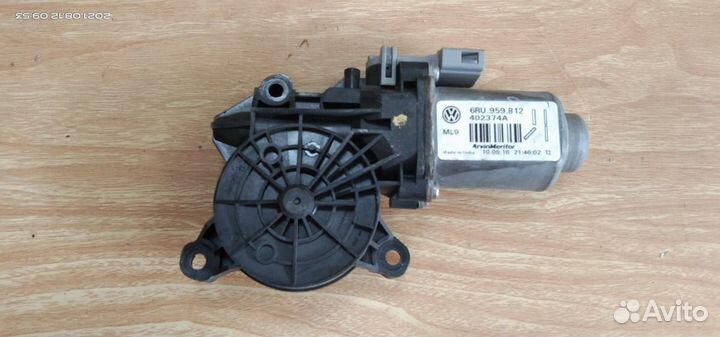 Моторчик стеклоподъемника VW polo (SED RUS)