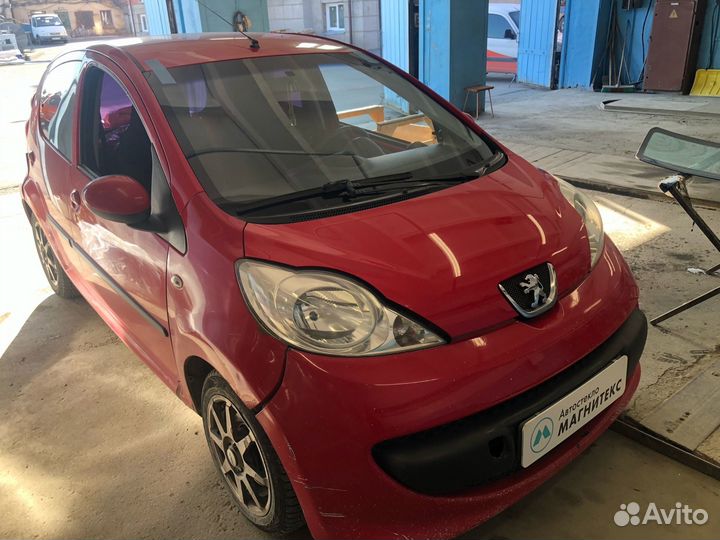 Стекло лобовое Citroen C1 / Peugeot 107