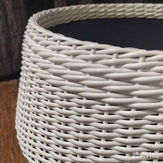 Юбка под ёлку плетенная из ротанга