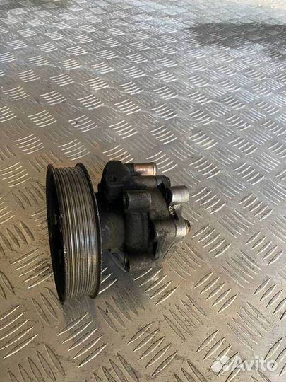 Насос гидроусилителя руля Volkswagen Golf 4 1997