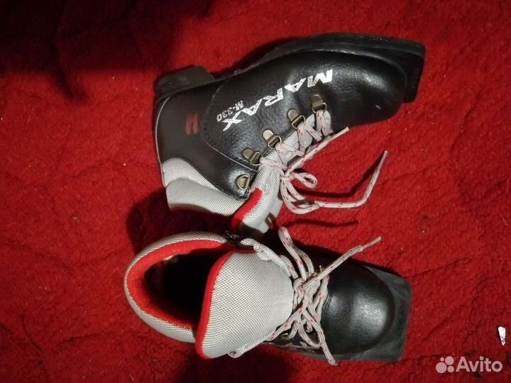 Лыжные ботинки