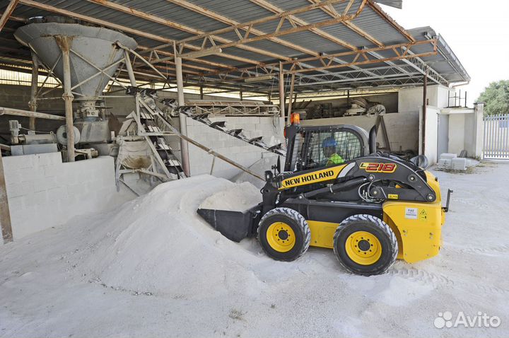 Мини-погрузчик New Holland L318, 2022