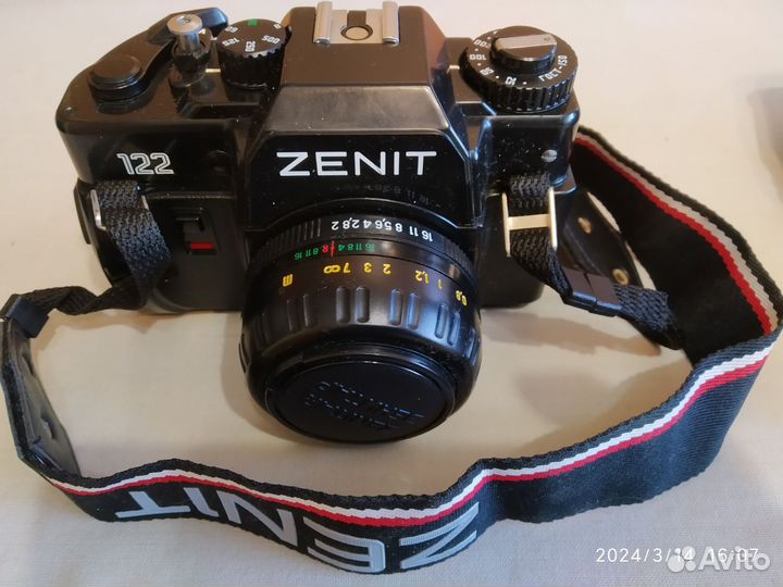 Пленочный фотоаппарат зенит122