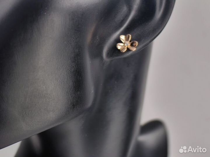 Золотые серьги пусеты