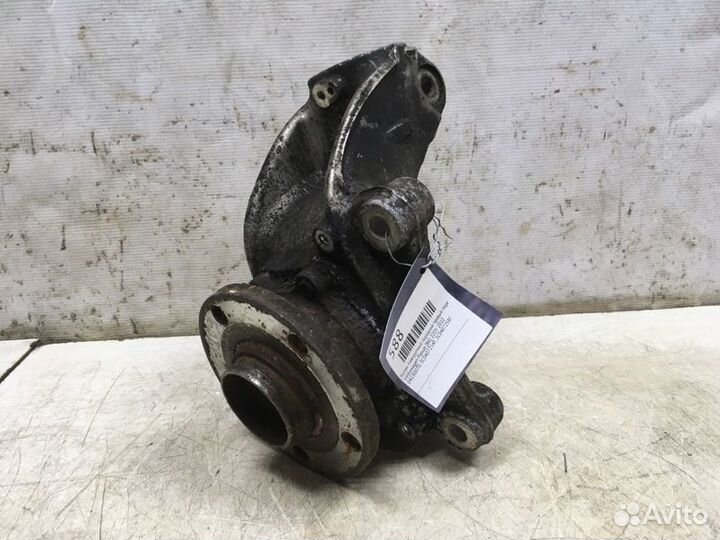 Кулак поворотный передний правый передний правый