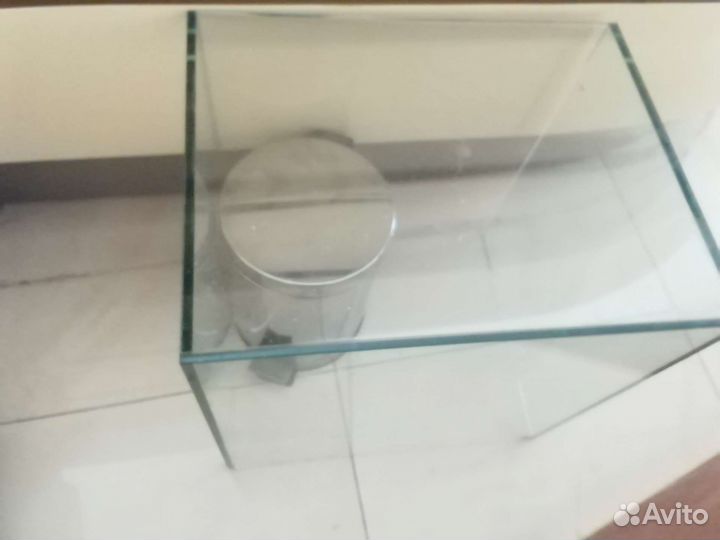 Стеклянная тумба