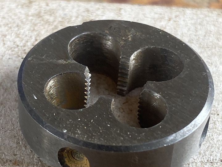 Плашка СССР м8 шаг резьбы 0,75