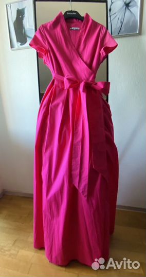Платье розовое длинное на запах