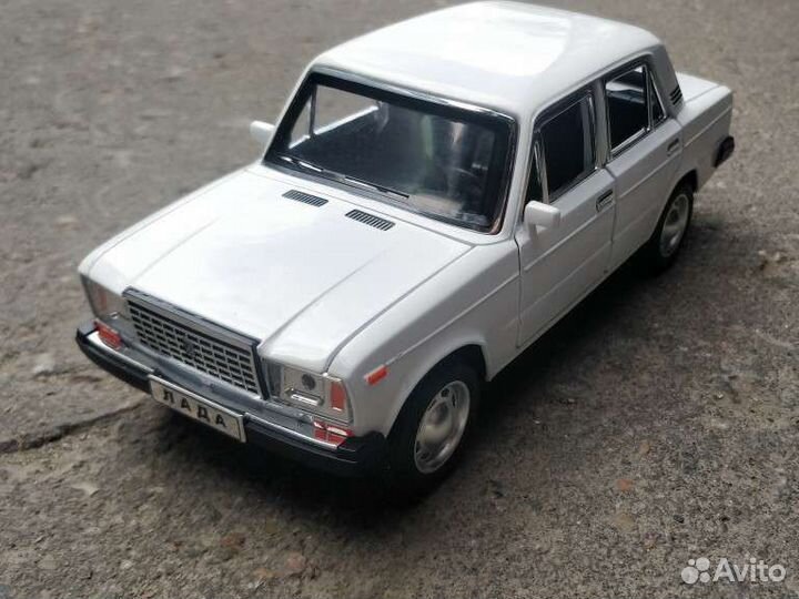 Металлическая машинка ваз 2107