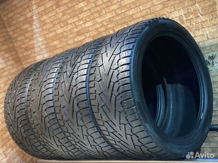 Pirelli Ice Zero 295/40 R21