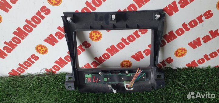 Консоль магнитофона Mitsubishi Outlander CW0 4B12