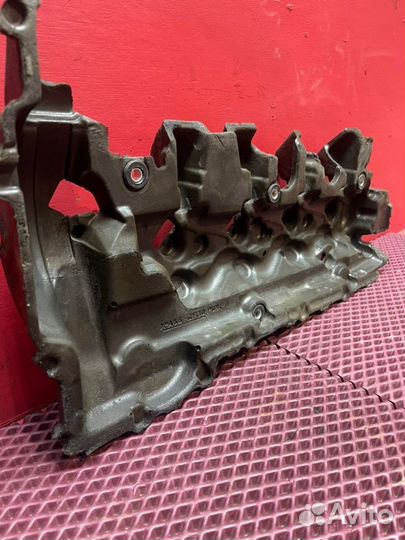 Накладка клапанной крышки правая Toyota Land