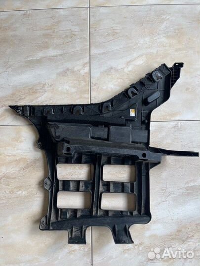 Кронштейн бампера задний правый Genesis G80 С 2016