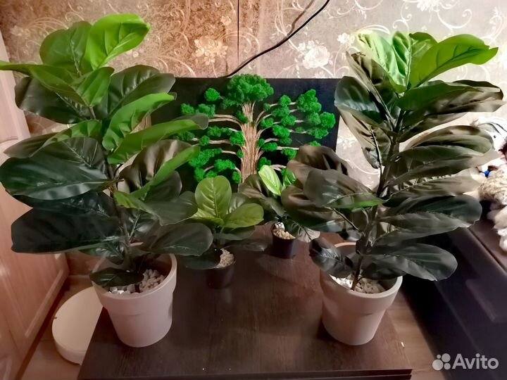 Искусственные растения в горшках