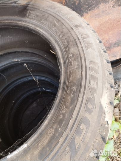 Bridgestone Blizzak Revo GZ 215/60 R16