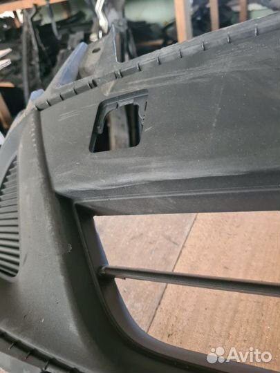 Решетка в бампер передняя Kia Sorento