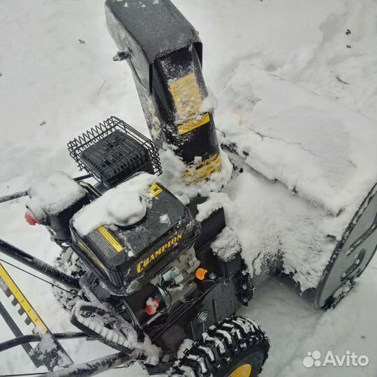 Снегоуборочная машина Champion ST656 Б/У 6.5 лс