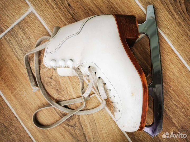 Kоньки Graf Etude