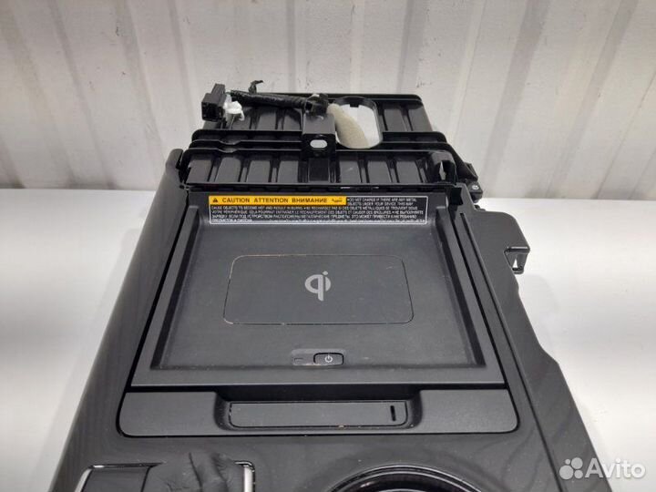 Консоль кпп Toyota Camry Xv70 седан 2AR-FE 2.5 Л