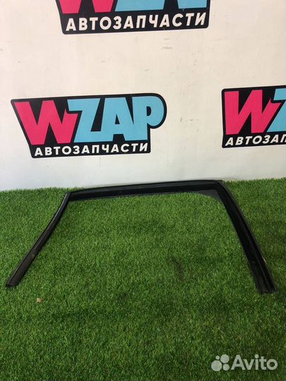 Уплотнитель стекла двери задний правый Alfa Romeo