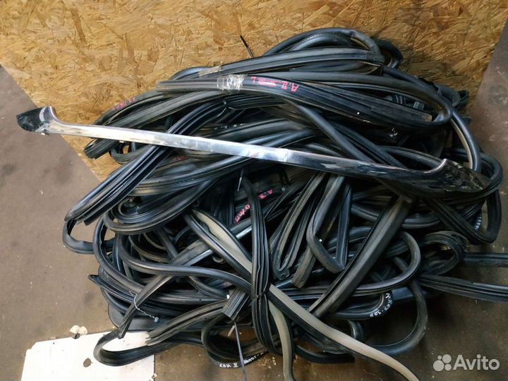 Уплотнитель крышки багажника Ssang Yong Actyon 2