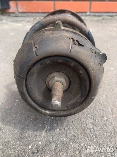 Стойка подвески передняя левая Opel Corsa C