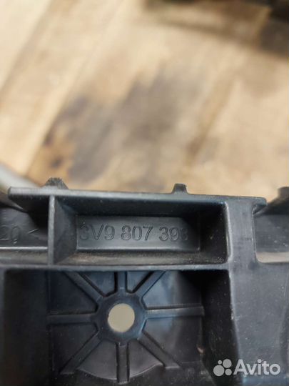 Крепление заднего бампера Skoda Superb 3 Combi