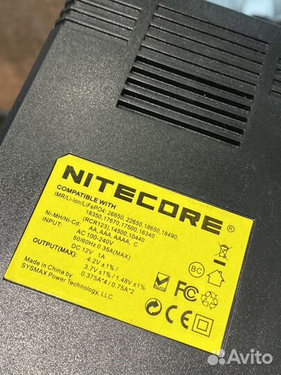 Зу Nitecore D4