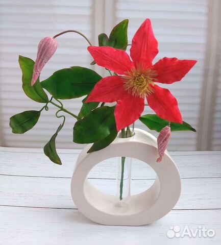 Оригинальная ваза для цветов