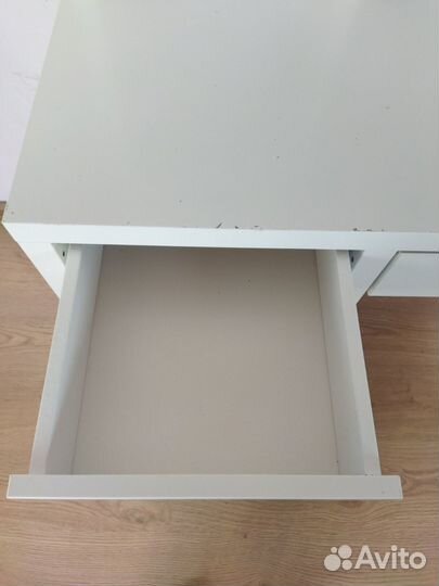 Микке IKEA Письменный стол с магнитной подставкой