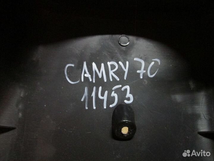 Накладка колонки рулевой Toyota Camry V70 Тойота