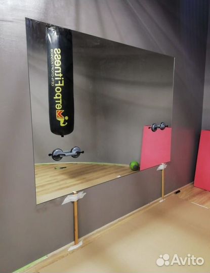 Круглое зеркало с фацетом