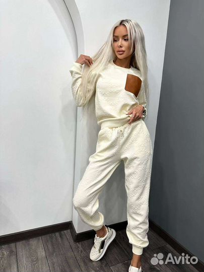 Топовый костюм Loewe