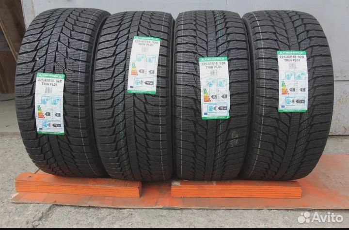 Triangle PL01 225/40 R18