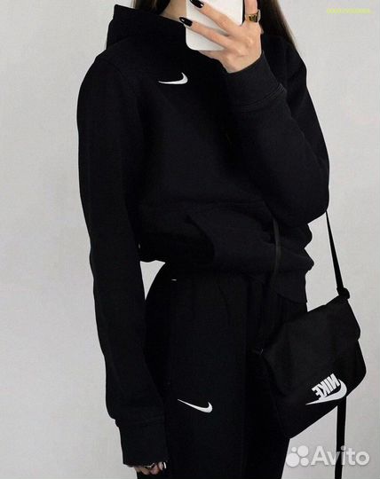 Комфортный спортивный костюм для женщин