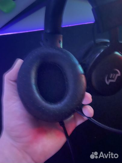 Клавиатура и наушники комплектом