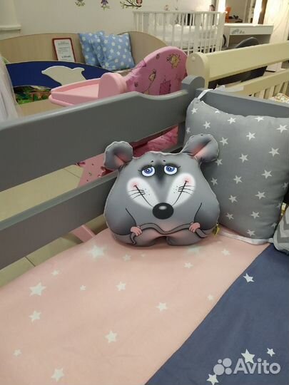Детская мебель подушка антистресс Мышка-стесняшка