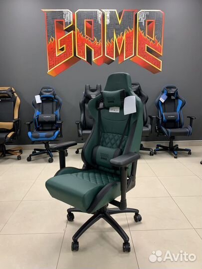 Игровое компьютерное кресло