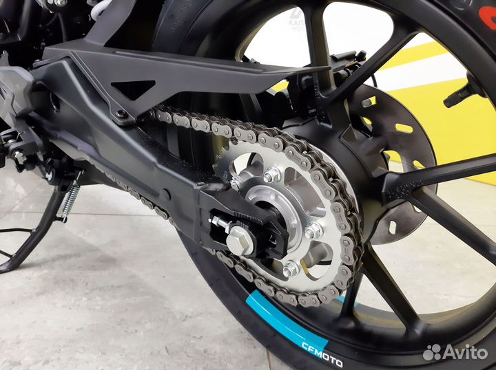 Мотоцикл Cfmoto 300 SR (ABS)