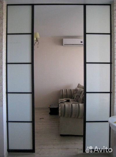 Раздвижная перегородка с матовым стеклом