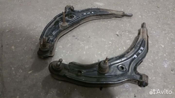 Ниссан микра К 11 рычаг
