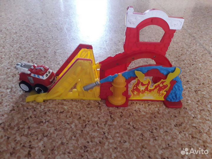 Игрушка пожарная станция