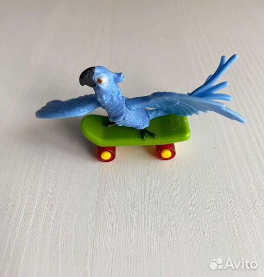 Игрушки из киндер- сюрприза