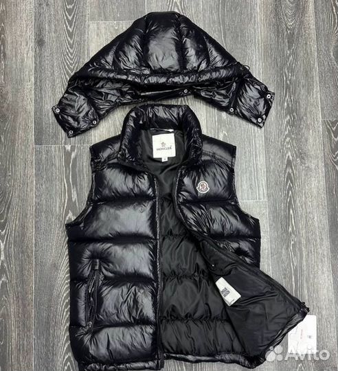 Жилетка moncler с капюшоном